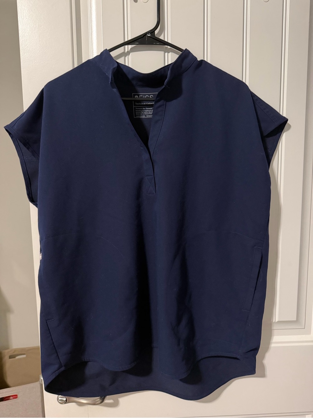 Figs Scrub Top Navy